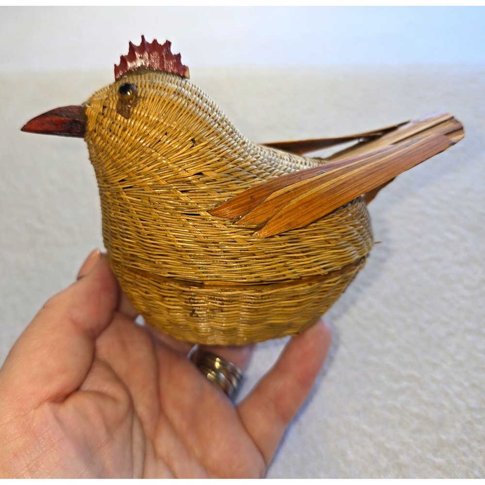 Vtg Wicker Chicken Basket Lidded Hen on Nest Trinket Box Boho Farmhouse 1970s...